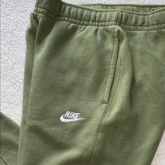 Nike Light Green Joggers - Picture 15 of 16